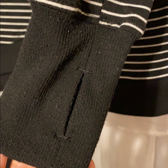 Black stripe long sleeve - Picture 4 of 4